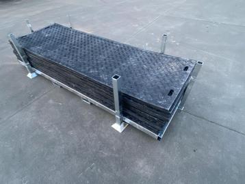 kunststof rijplaten incl. stapelbok beschikbaar voor biedingen