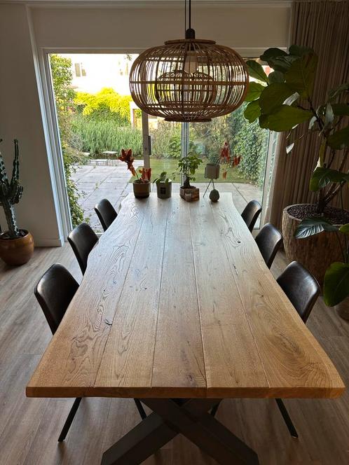 Handgemaakte eikenhouten eettafel met stalen poten, Huis en Inrichting, Tafels | Eettafels, Gebruikt, 100 tot 150 cm, 200 cm of meer