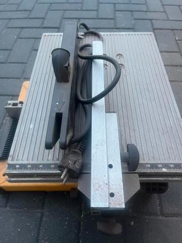 DeWalt Afkort-/Zaagtafel beschikbaar voor biedingen