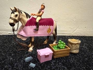 Schleich paard met ruiter en extra’s beschikbaar voor biedingen