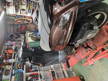 Leuke snorscooter sym fiddle 2 beschikbaar voor biedingen