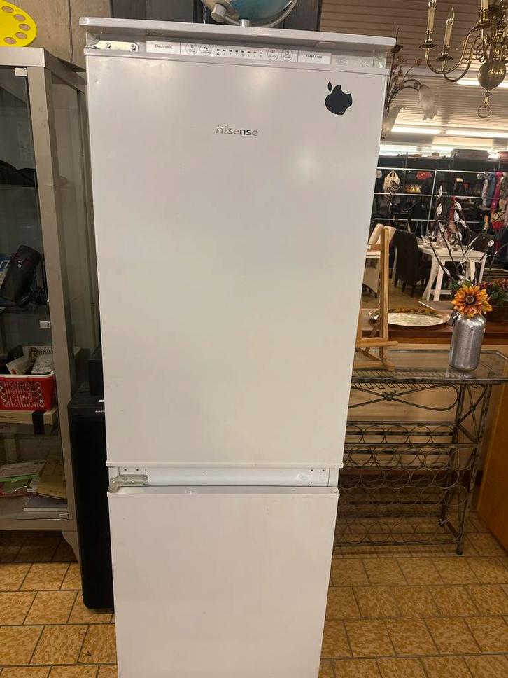 Hisense Koelkast met Vriesvak - Zo goed als nieuw!, Witgoed en Apparatuur, Koelkasten en IJskasten, Zo goed als nieuw, Met vriesvak