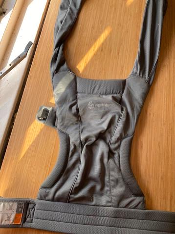 Grijze Ergobaby Soft Air Mesh draagzak beschikbaar voor biedingen