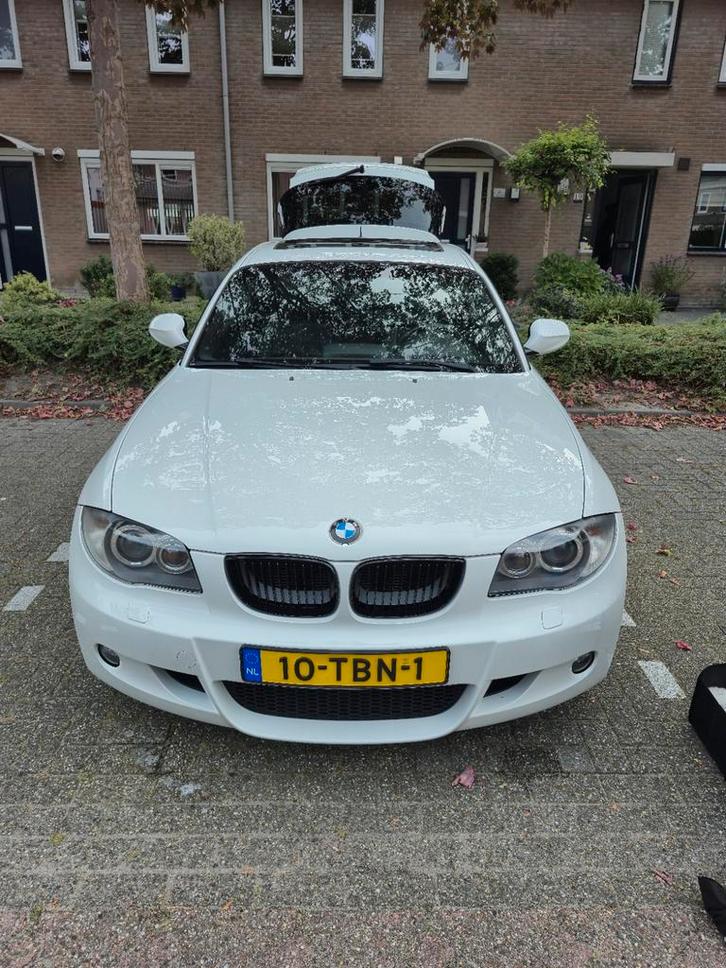 BMW 1 serie 120i M-Pakket, Auto's, BMW, Particulier, 1-Serie, ABS, Adaptieve lichten, Airbags, Airconditioning, Bluetooth, Boordcomputer