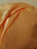 Champagne kleurig satijn 2,35 m br 1,95m lang, Hobby en Vrije tijd, Stoffen en Lappen, 120 cm of meer, Nieuw, Ophalen of Verzenden