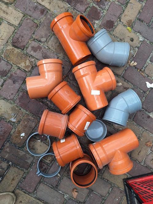 PVC Hulpstukken, Doe-het-zelf en Verbouw, Buizen en Afvoer, Nieuw, Bochten, Pvc, Minder dan 2 meter, 80 mm of meer, Ophalen