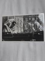 Juliana,  prinjesdag, 1952, rijtoer door den Haag, Ophalen of Verzenden, Gebruikt, Nederland, Kaart, Foto of Prent