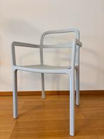 Twee IKEA YPPERLIG stoelen - lichtgrijs, Huis en Inrichting, Stoelen, Ophalen, Kunststof, Twee, Zo goed als nieuw