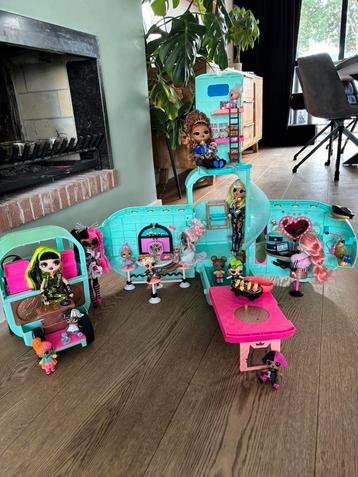 L.O.L. Surprise Camper + OMG remix dolls en extra L.O.L.'s!! beschikbaar voor biedingen