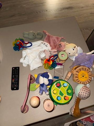 Babyspeelgoed - Diverse Soorten beschikbaar voor biedingen