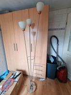 Staande vloerlamp met drie kelken en dimmer. 1.83m hoog, Huis en Inrichting, Lampen | Vloerlampen, Ophalen, Gebruikt, 150 tot 200 cm