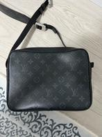 Louis Vuitton Outdoor Messenger Bag, Sieraden, Tassen en Uiterlijk, Tassen | Schoudertassen, Overige merken, Zwart, Ophalen of Verzenden