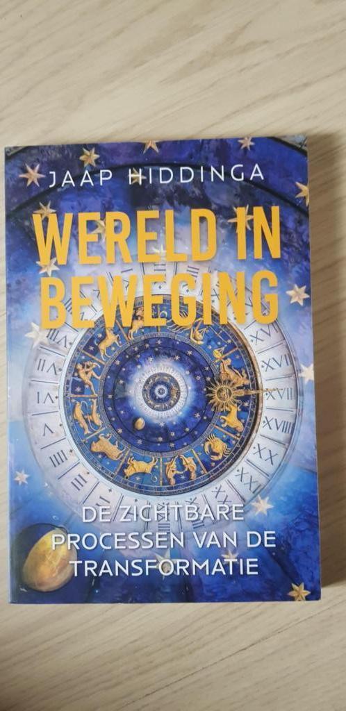 Jaap Hiddinga - Wereld in beweging, Boeken, Esoterie en Spiritualiteit, Zo goed als nieuw, Overige typen, Spiritualiteit algemeen