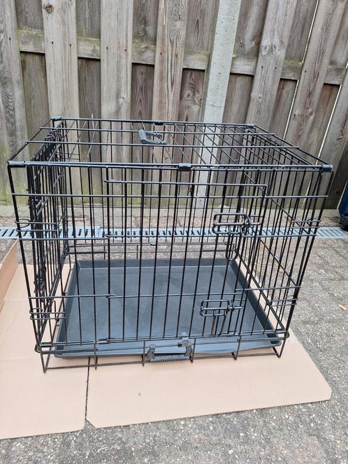 Een mooie, zgan zwarte hondenbench., Dieren en Toebehoren, Hondenhokken, Zo goed als nieuw, Minder dan 65 cm, Ophalen of Verzenden