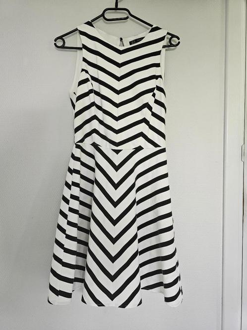 wit kleedje met zwarte strepen, Kleding | Dames, Jurken, Gedragen, Maat 34 (XS) of kleiner, Wit, Boven de knie, Ophalen of Verzenden