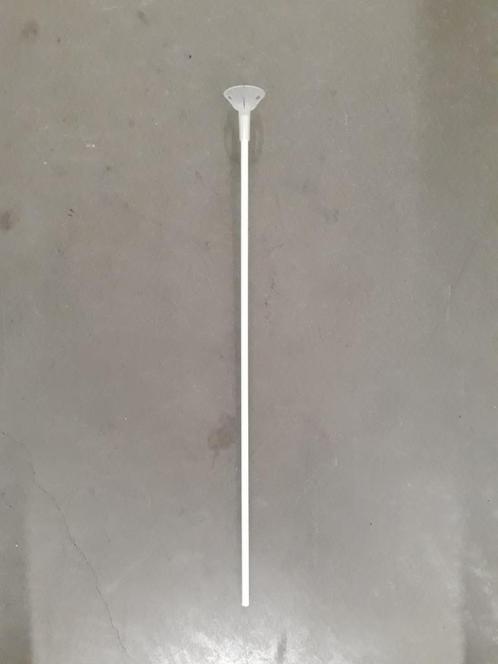 Ballonstokjes wit 39 cm met houder - NIEUW - kunststof, Hobby en Vrije tijd, Feestartikelen, Nieuw, Feestartikel, Geboorte of Huwelijk