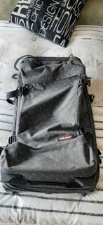 Eastpak koffer op wielen ruime koffer, Grijs, 30 cm of meer, Zo goed als nieuw, Ophalen