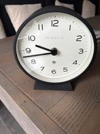 Newgate zwart tafelklokje., Ophalen of Verzenden, Zo goed als nieuw, Analoog, Wekker of Tafelklok