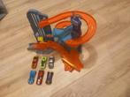 Hotweels baan met lift, Kinderen en Baby's, Speelgoed | Racebanen, Ophalen of Verzenden, Zo goed als nieuw, Handmatig, Hot Wheels