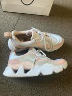 Nike sneakers 39 roze wit Ryz 365 dames, Ophalen of Verzenden, Zo goed als nieuw, Roze, Sneakers of Gympen