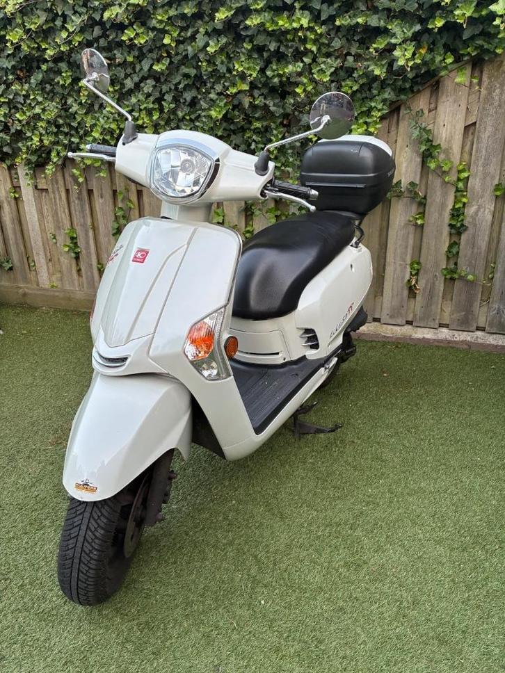 Kymco Like TT in Diamant Wit, Fietsen en Brommers, Scooters | Kymco, Gebruikt, Like, Maximaal 45 km/u, Benzine, Ophalen