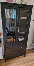 Hemnes vitrinekast, Huis en Inrichting, Kasten | Vitrinekasten, Ophalen, 50 tot 100 cm, Zo goed als nieuw, 150 tot 200 cm