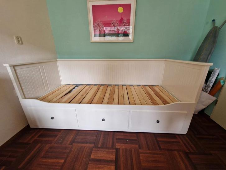 Hemnes eenpersoonsbed tweepersoonsbed, Huis en Inrichting, Slaapkamer | Bedden, Zo goed als nieuw, Tweepersoons, Hout, Wit, Ophalen