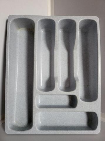 Grijze bestekbak van Curver in grijze vlekkerige kleuren beschikbaar voor biedingen