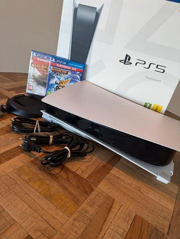 PlayStation 5 Disc Version + 2 Games beschikbaar voor biedingen