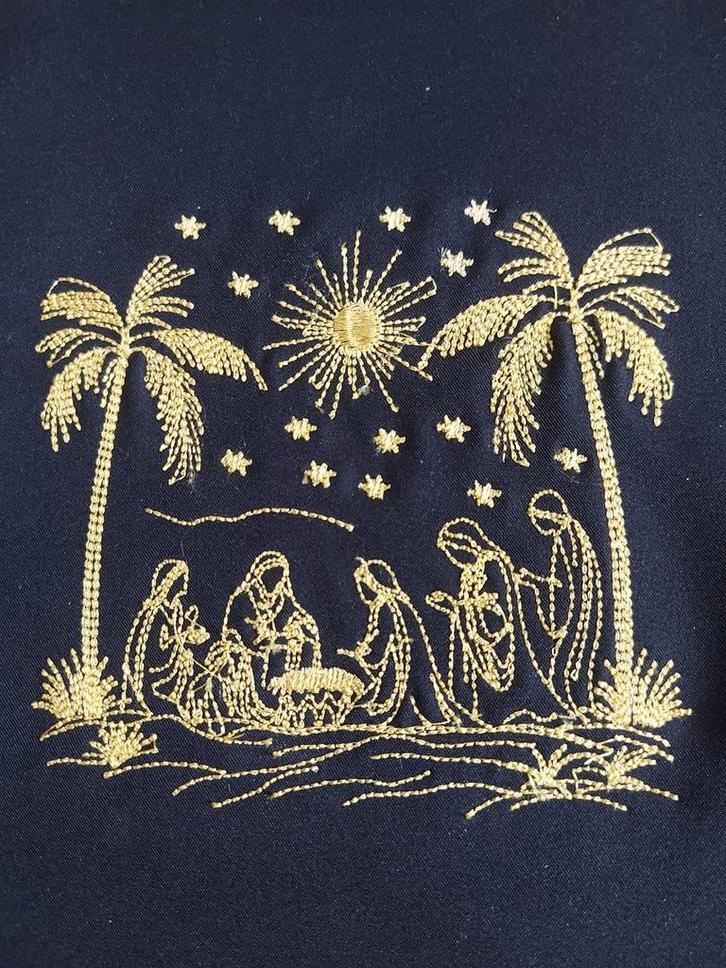 Prachtig geborduurde kerststal voorstelling op een zwarte la, Hobby en Vrije tijd, Stoffen en Lappen, Zo goed als nieuw, Katoen