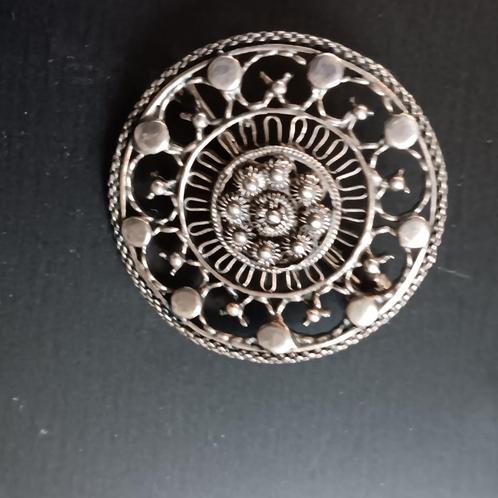 Oude broche, knoopbroche uit de oude doos, Sieraden, Tassen en Uiterlijk, Broches, Gebruikt, Overige materialen, Zilver, Minder dan 4 cm