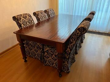 Teakhout eettafel met 6 stoelen brocant bruin beschikbaar voor biedingen