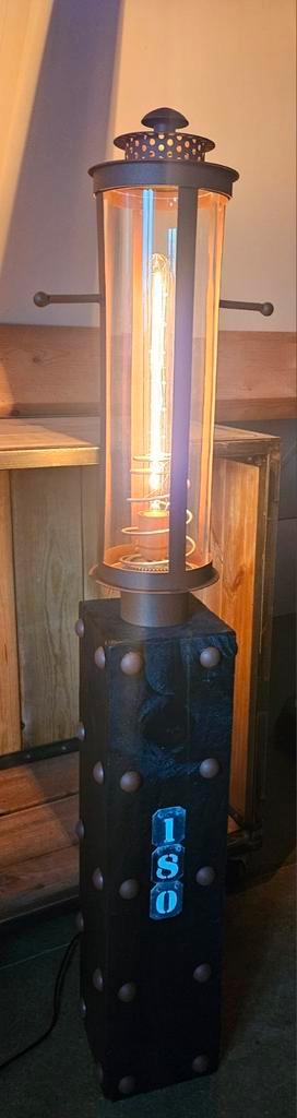Unieke handmade staande steampunk/industriële lamp., Huis en Inrichting, Lampen | Vloerlampen, Nieuw, Ophalen