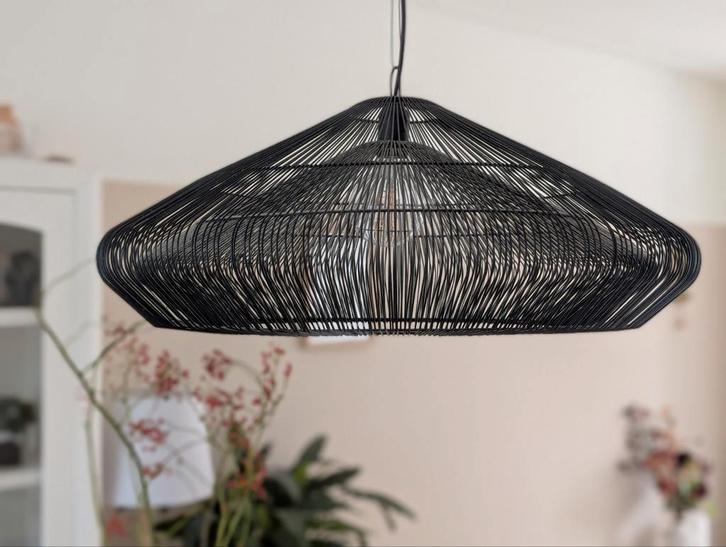 Design hanglamp zwart metaal | zo goed als nieuw, Huis en Inrichting, Lampen | Hanglampen, Nieuw, 50 tot 75 cm, Metaal, Ophalen of Verzenden