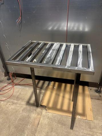 Lastafel / opspantafel / werktafel  beschikbaar voor biedingen