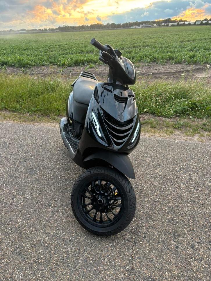 Piaggo zip 70cc brom, Fietsen en Brommers, Brommeronderdelen | Scooters, Ophalen
