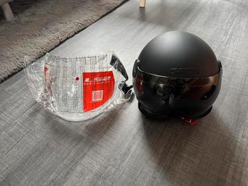 Gloednieuwe L52 helm met donker vizier + extra vizier beschikbaar voor biedingen