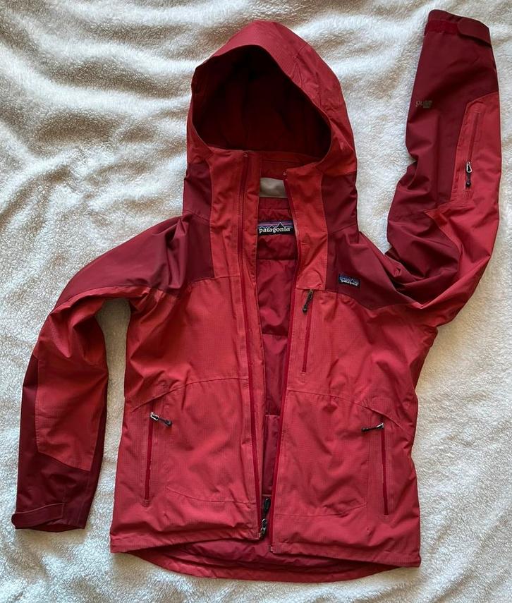 Patagonia jas met PrimaLoft mtM. Izgst., Sport en Fitness, Bergsport en Wandelen, Zo goed als nieuw, Kleding, Ophalen of Verzenden
