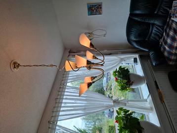 Mooie kamerlamp in goede staat  beschikbaar voor biedingen