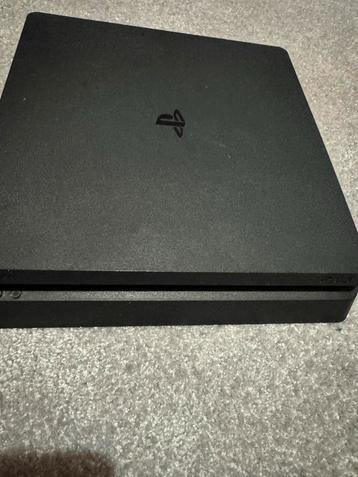 PlayStation 4 500GB + 1 Controller & 2 games - Prima Staat! beschikbaar voor biedingen