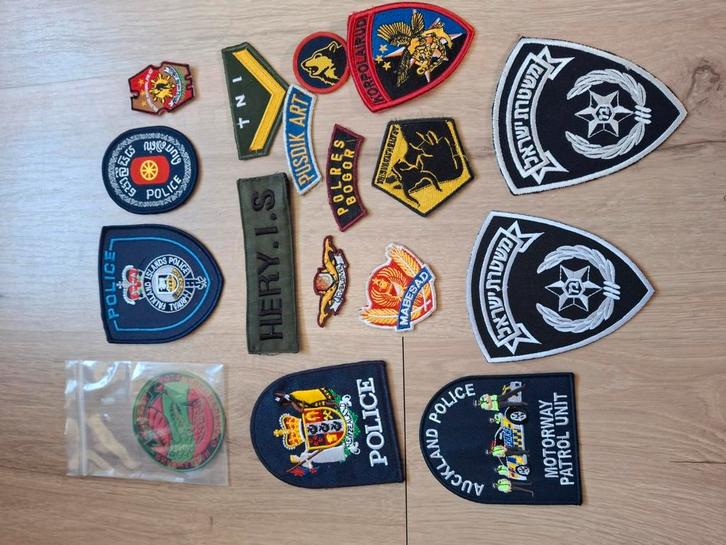 Diverse buitenlandse politie patches te ruil, Verzamelen, Militaria | Algemeen, Embleem of Badge, Overige gebieden, Ophalen of Verzenden
