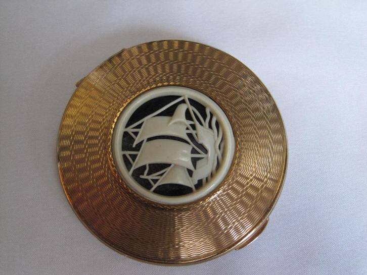 Poederdoos goudkleurig met zeilbootje kunstof inleg, Antiek en Kunst, Curiosa en Brocante, Verzenden