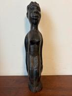 Beeld hout vrouw half naakt makonde stijl afrika?, Antiek en Kunst, Kunst | Beelden en Houtsnijwerken, Verzenden