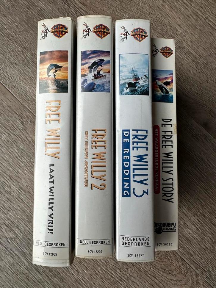 Free Willy VHS Collectie - 4 Films!, Cd's en Dvd's, VHS | Film, Gebruikt, Actie en Avontuur, Alle leeftijden, Ophalen