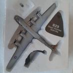 Vliegtuig model B29 Super Fortress Enola Gay in ovp. 29 cm., Antiek en Kunst, Ophalen of Verzenden