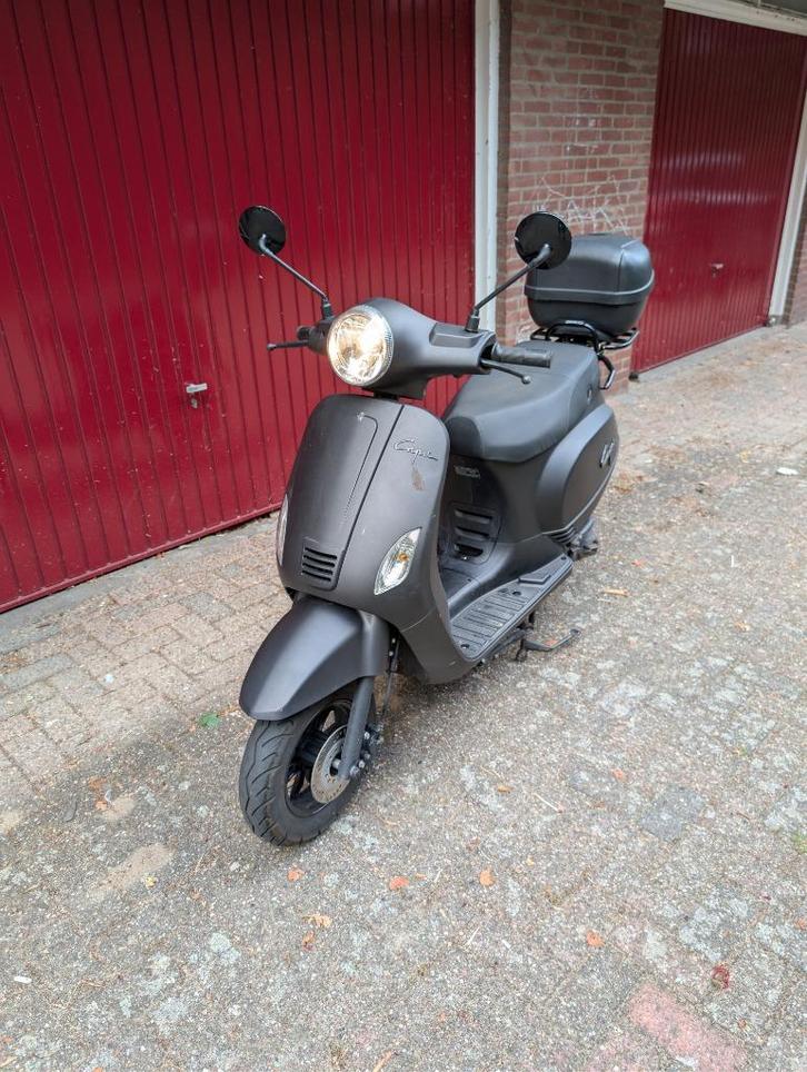 Capri bromscooter 45km/h 2021, Fietsen en Brommers, Scooters | Overige merken, Gebruikt, Maximaal 45 km/u, Benzine, Ophalen