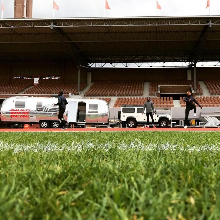 Airstream International Soeverein 1969, Caravans en Kamperen, Caravans, Particulier, tot en met 4, Rondzit, Airco, Ophalen of Verzenden