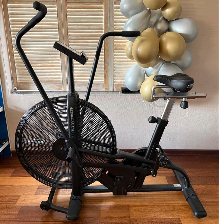 Airbike assault fitness, Sport en Fitness, Fitnessapparatuur, Zo goed als nieuw, Airbike, Armen, Metaal, Ophalen