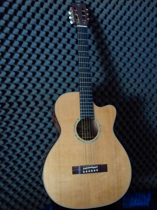 Takamine TF-740 FS OM. Made in Japan., Muziek en Instrumenten, Snaarinstrumenten | Gitaren | Akoestisch, Zo goed als nieuw, Western- of Steelstringgitaar