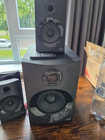 Logitech speakers met subwoofer  beschikbaar voor biedingen